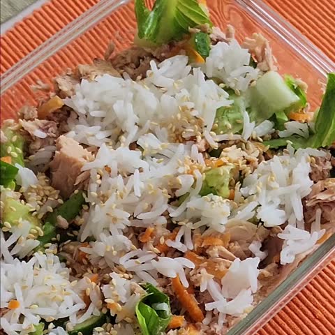 Tuna poke bowl